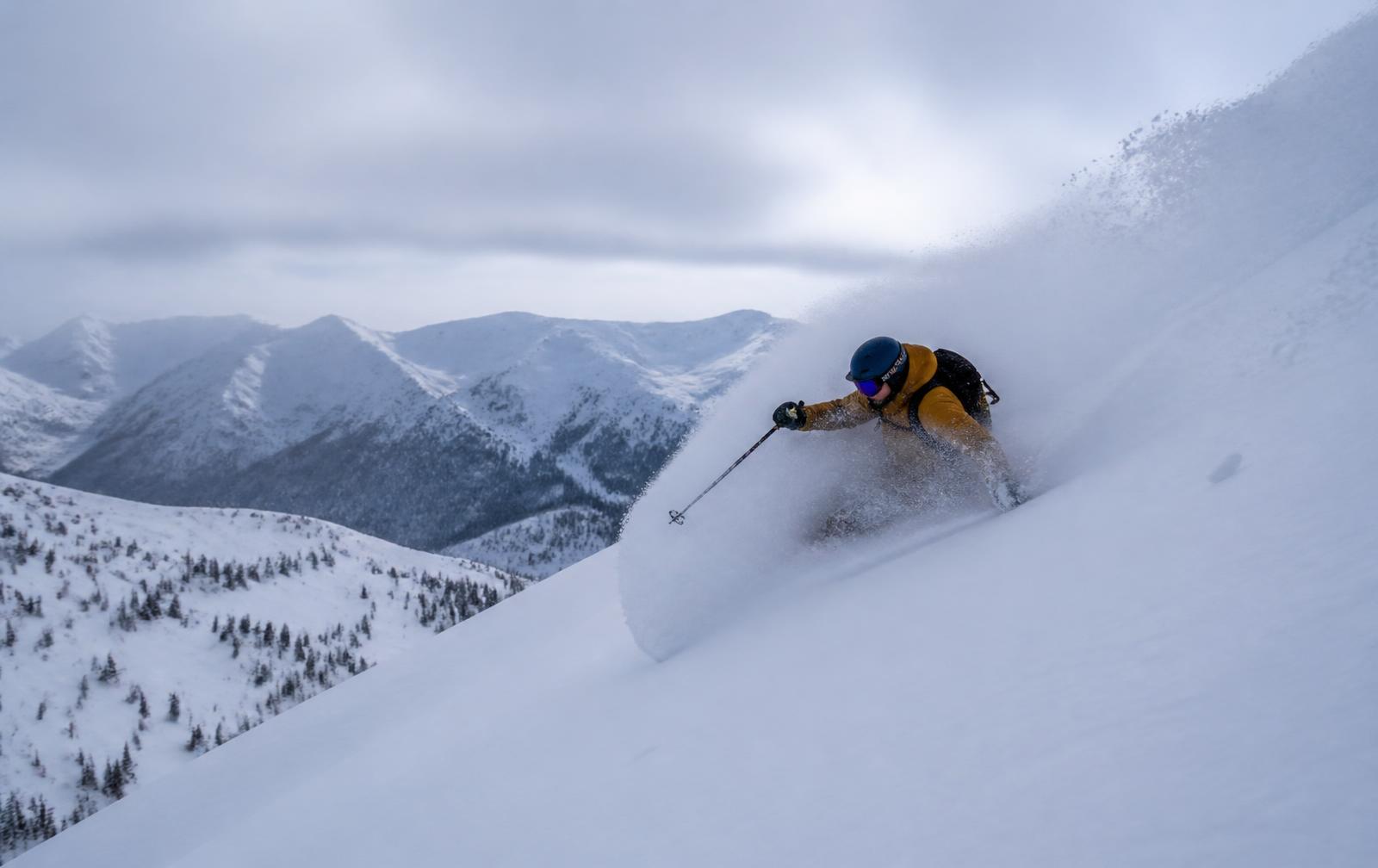 Freeride jízda v prašanu v Jasné